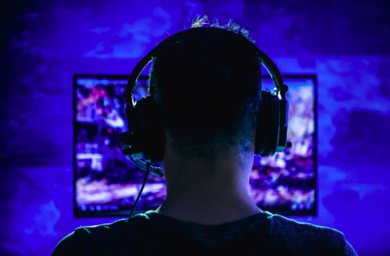 Inwstycja w esport- gracz streamingujący